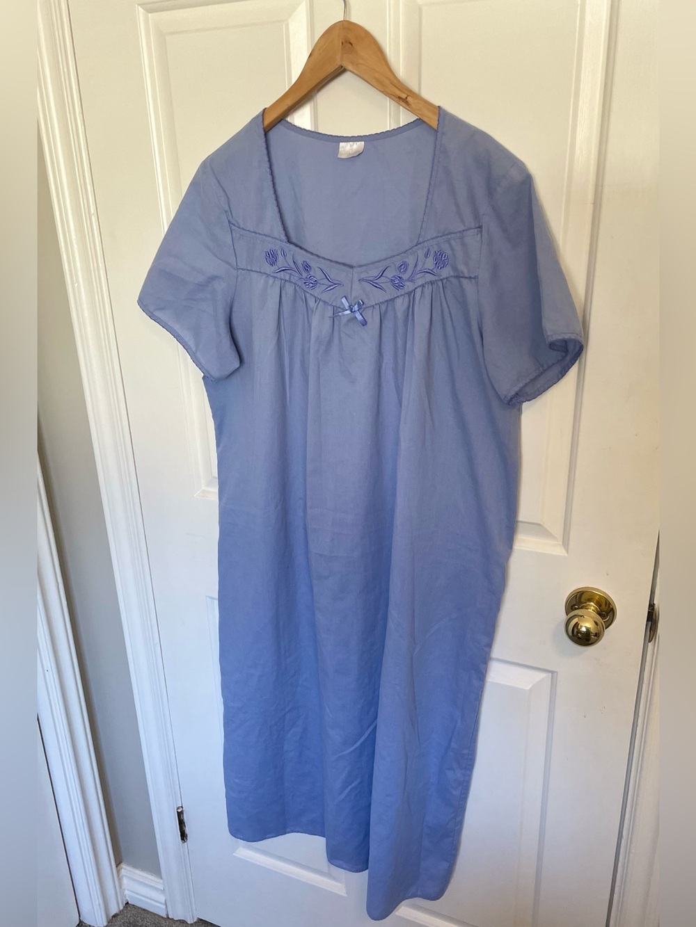 90's Embroidered Light Blue Nightgown